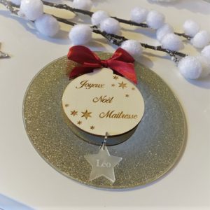 Boule de noël avec étoile