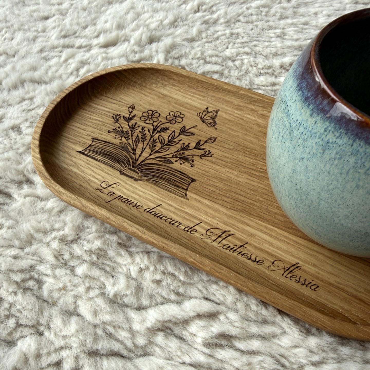 Tasse avec plateau en bois – Image 5